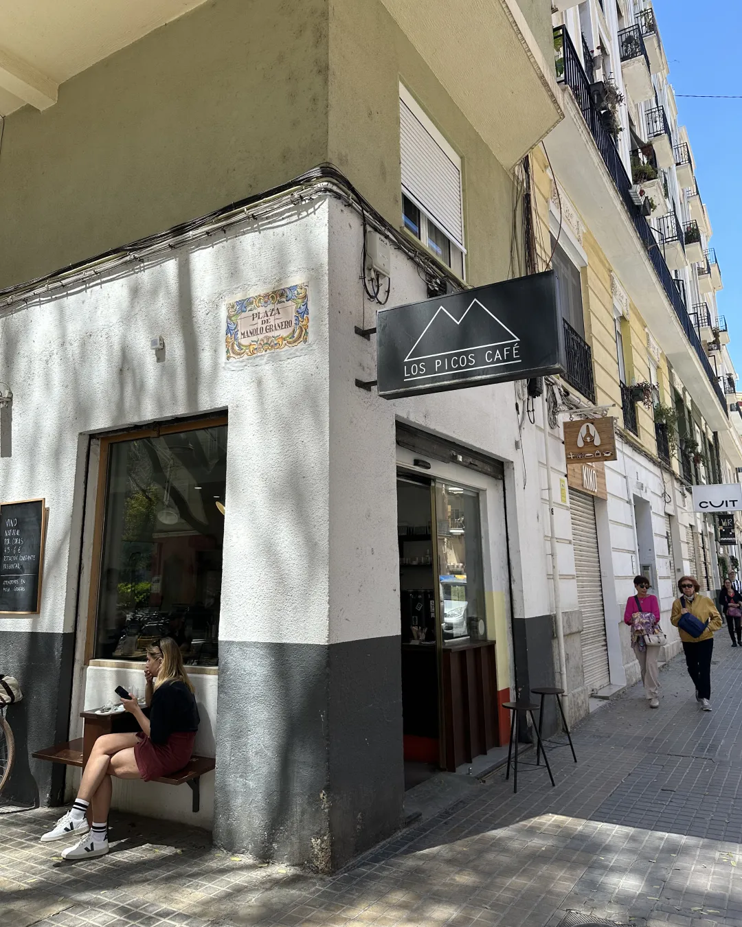 Los Picos café in Ruzafa on a sunny plaza corner