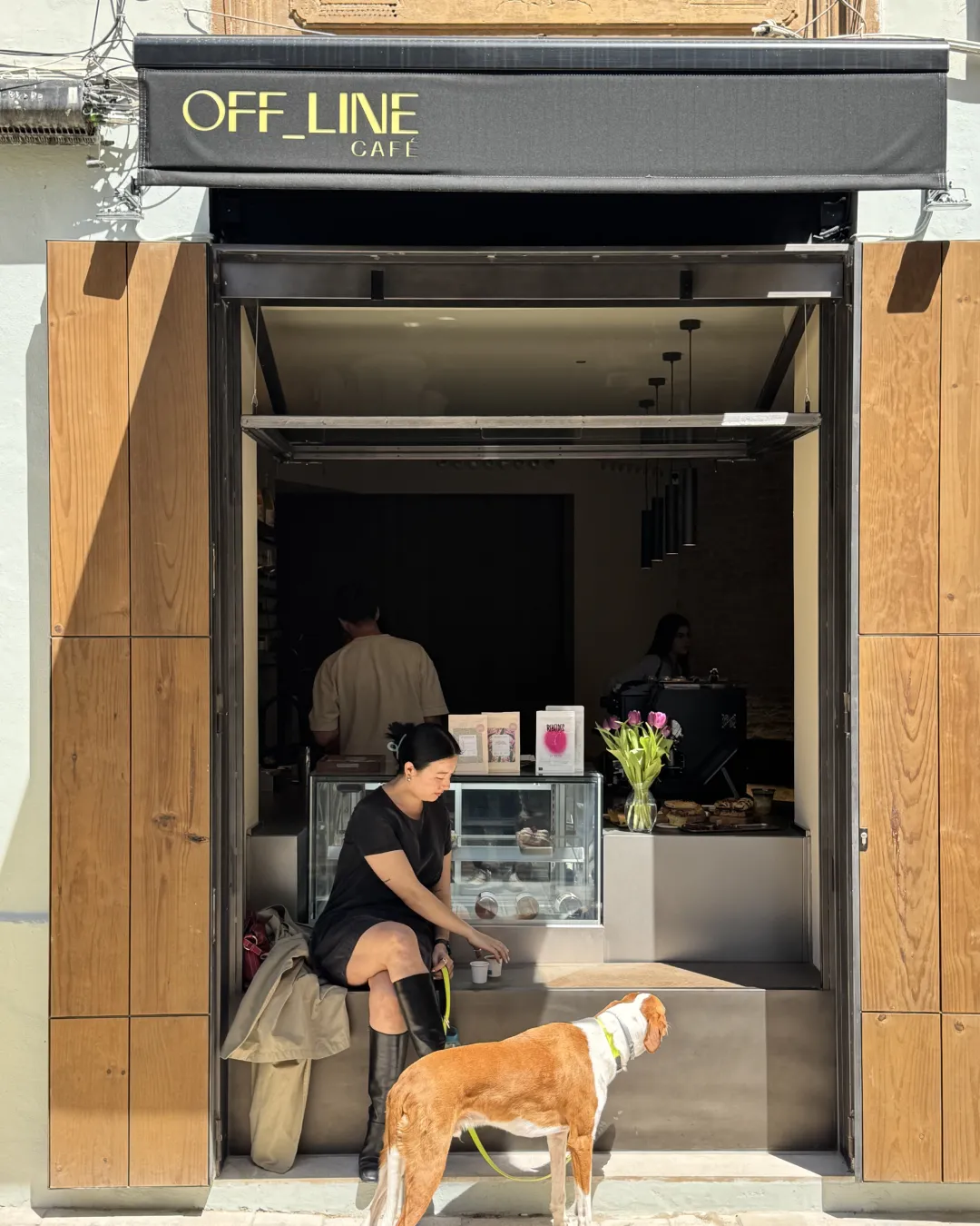 OFF LINE CAFÉ in Plaza de Mossén Sorell