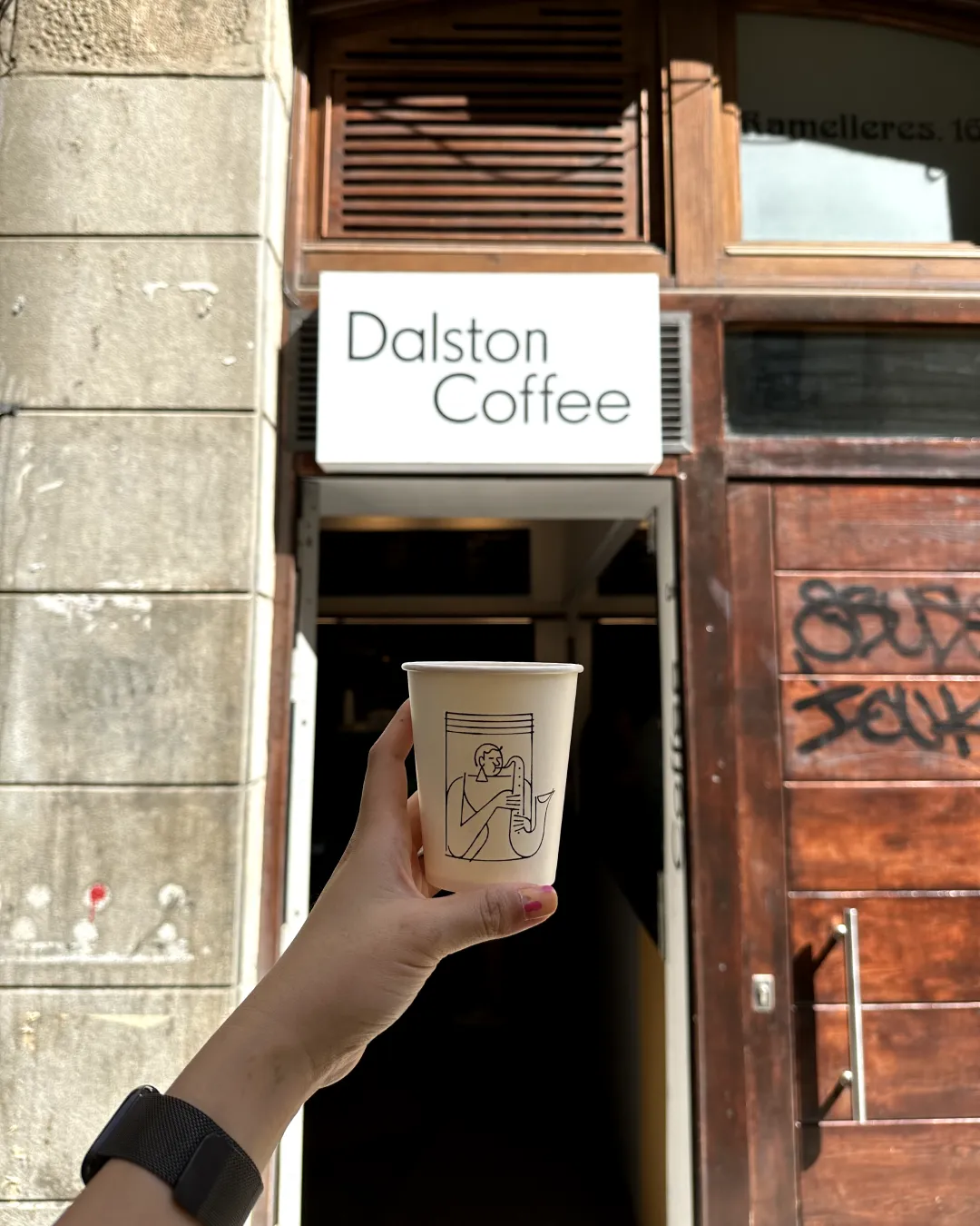 Street view of hole-in-the-wall Dalston Coffee